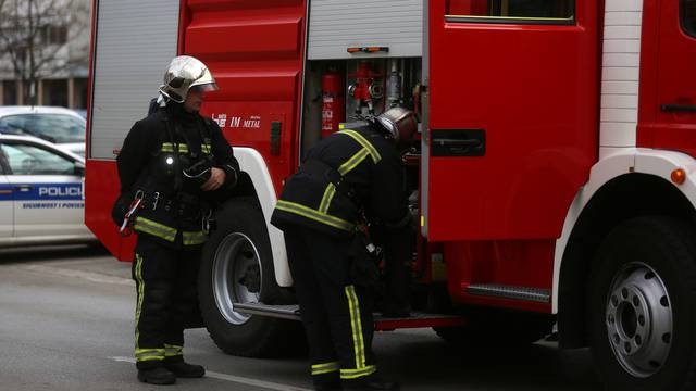 Vatrogasci u Splitu gasili su pet požara na orkanskoj buri