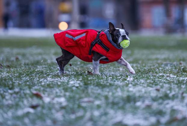 Zagreb: Lagani sniježni pokrivač u središtu grada