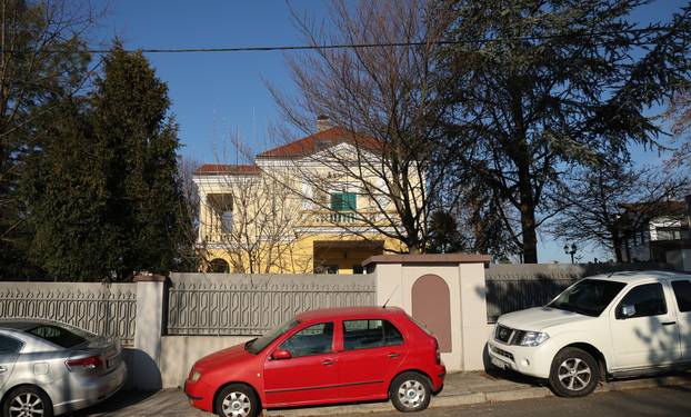 Zagreb: Ba?ena bomba u dvorište ku?e Andyja Bare