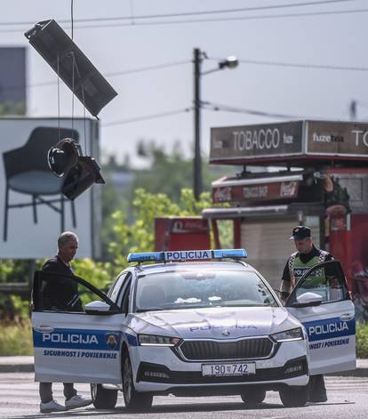 'Ode semafor!': Netko je krivo procijenio visinu vozila i slomio semafor na Remetinečkoj cesti