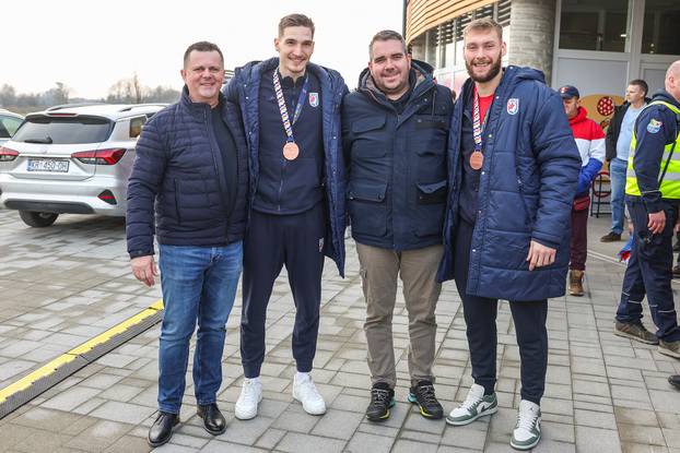 Do?ek bron?anih rukometaša Raužana i Kuzmanovi?a u Brckovljanima