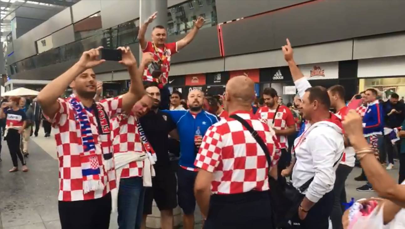 Gužva pred stadionom: Brojni naši navijači nisu smjeli unutra