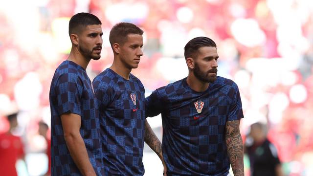 KATAR 2022 - Zagrijavanje nogometaša Hrvatske i Maroka uoči početka susreta