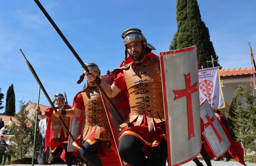 Katuni : Tradicionalni 25. Hrvatski festival žudija