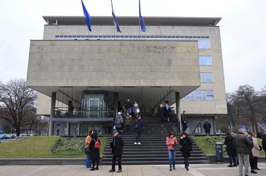 Zagreb: Evakuacija Gradskog poglavarstva zbog dojave o eksplozivnoj napravi