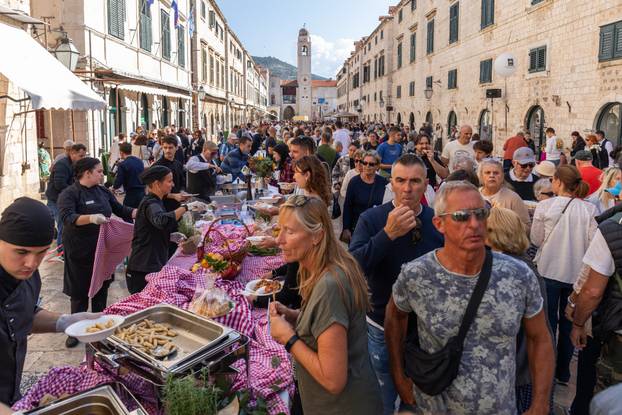 Dubrovnik: Tradicionalna Dubrovačka trpeza na Stradunu
