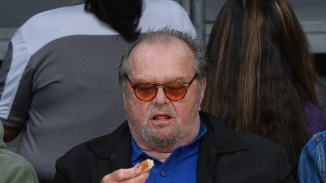 Jack Nicholson and Floyd Mayweather get the munchies at the Lakers vs. Clippers game