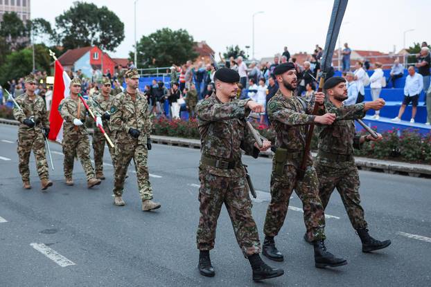 Zagreb: Generalna proba sve?anog vojnog mimohoda