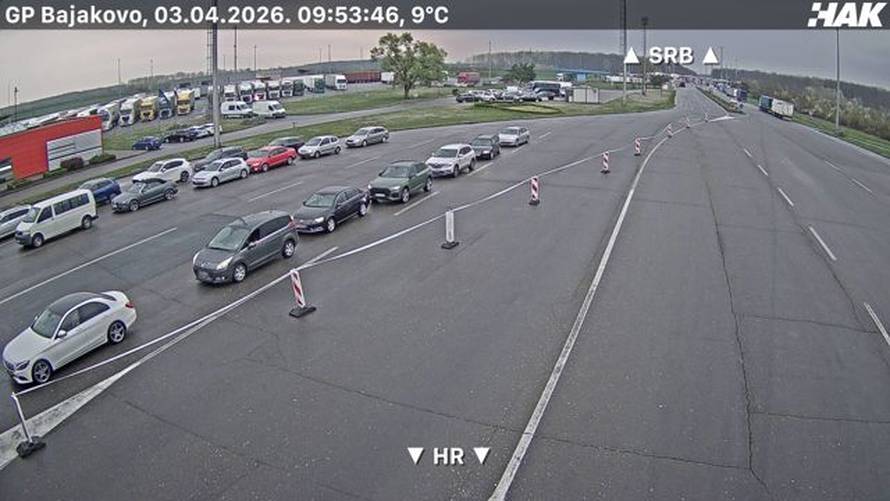 FOTO Na granicama višesatne kolone uoči uskrsnog vikenda