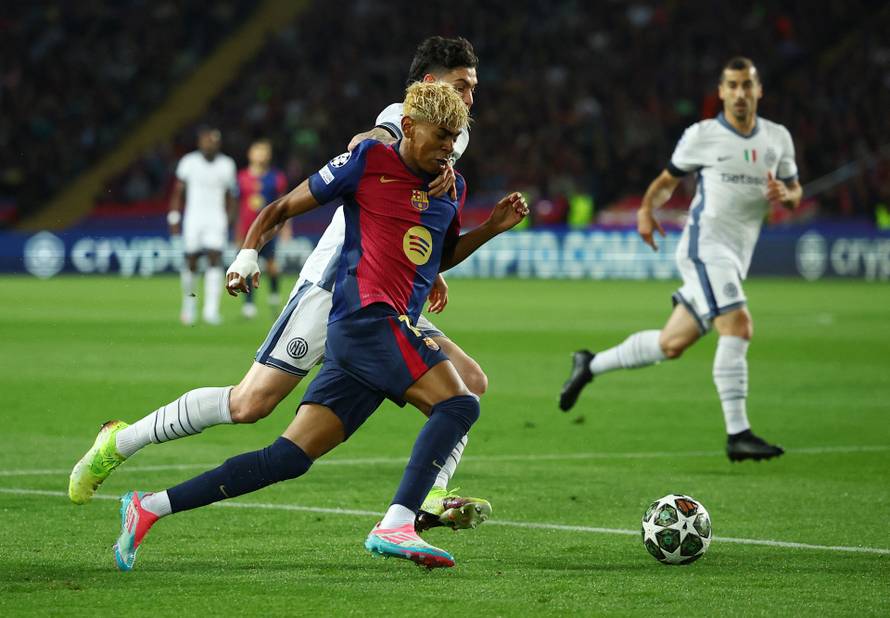 Champions League - Semi Final - First Leg - FC Barcelona v Inter Milan