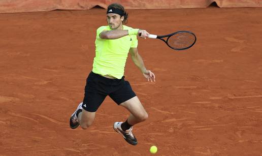 Tko je Stefanos Tsitsipas? Otac mu spasio život, majku je tjerao s terena i obožava brzu vožnju