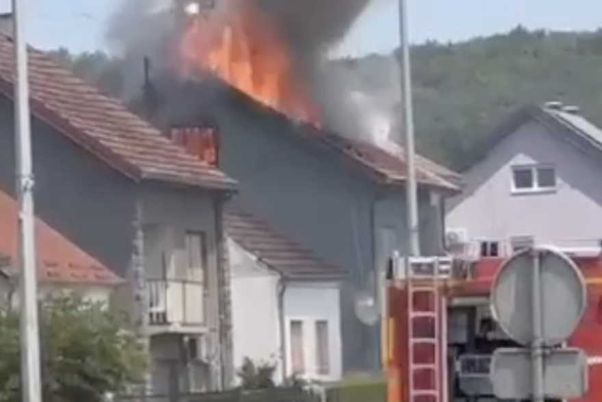 Po&zcaron;ar u Oku&ccaron;anima