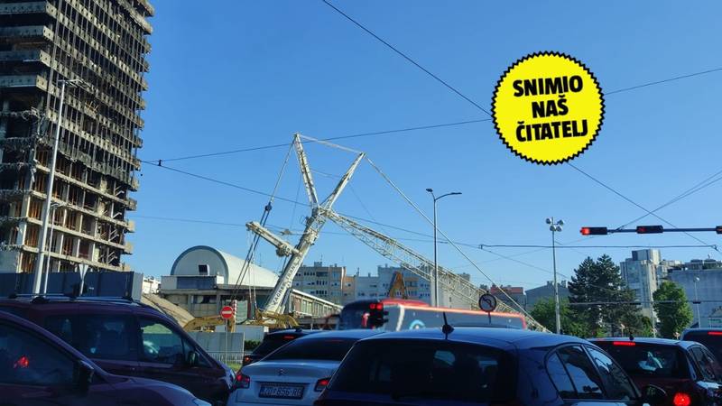 Kod Vjesnika se nagnula dizalica: 'To je zbog vjetra'