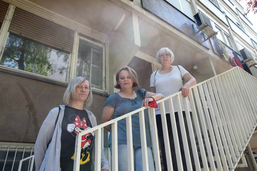 Zagrepčanke bez nade: 'Potres nam je uzeo sve. Zaboravljene smo, zaglavile smo u hostelu'