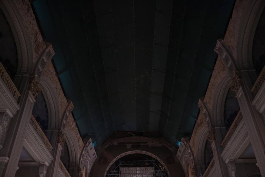 FOTO U bazilici Srca Isusova u Palmotićevoj prvi puta nakon razornog potresa služili misu