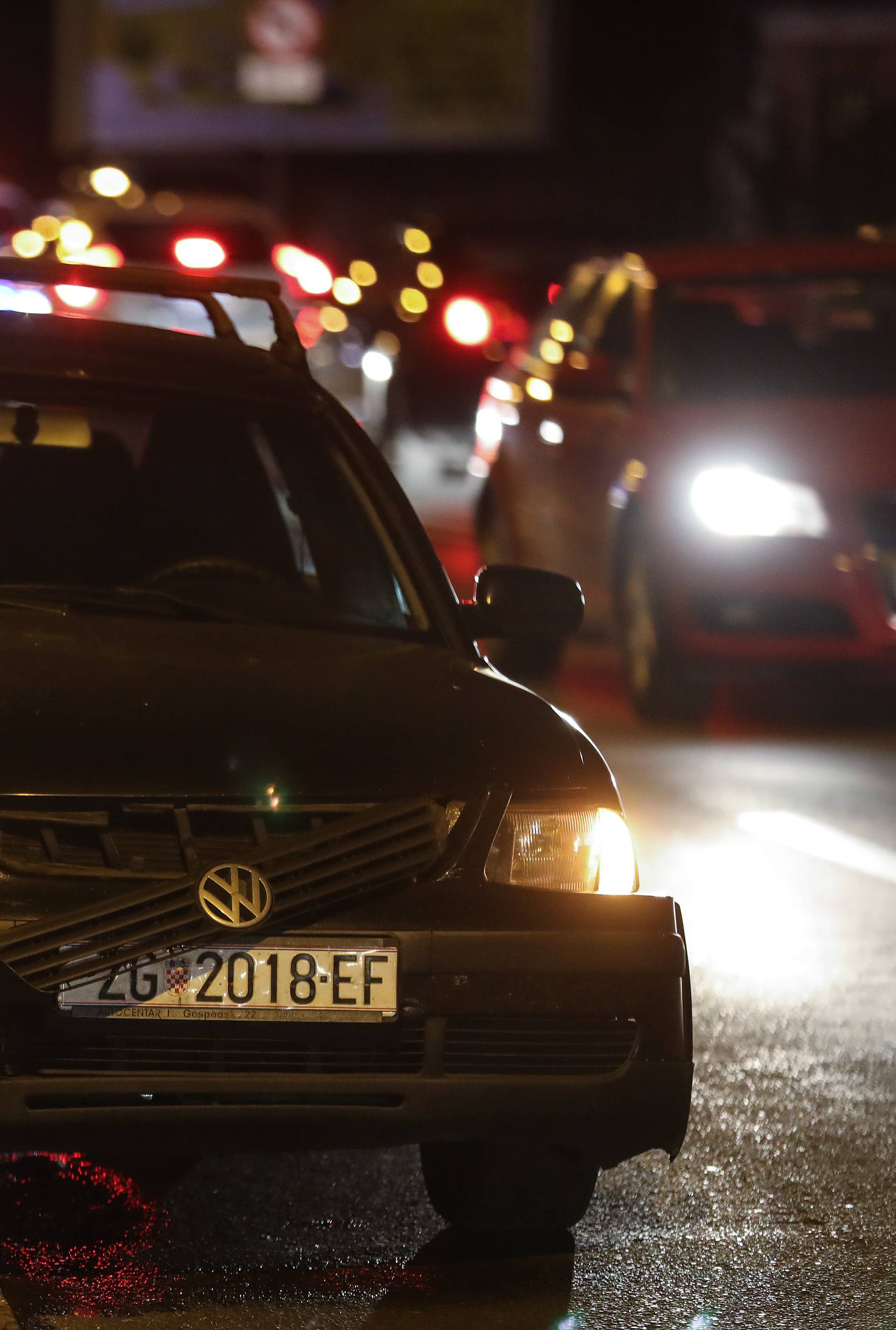 Zagreb: Dvije osobe ozlijeÄene u lanÄanom sudaru tri autoobila u Ilici