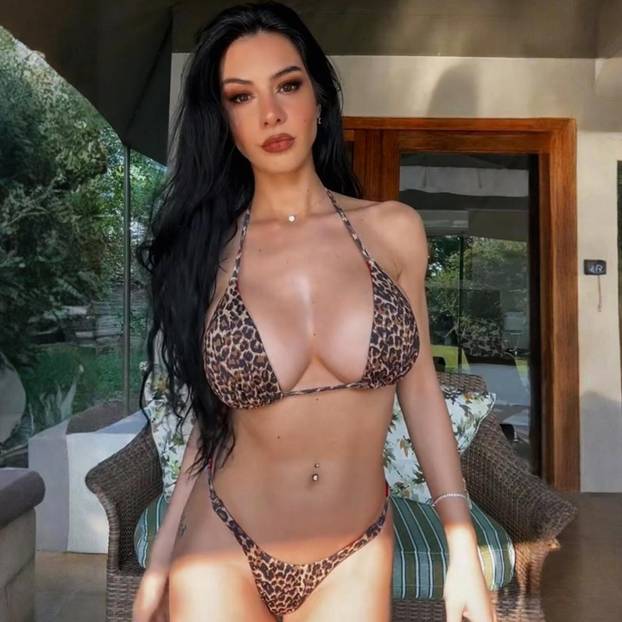 FOTO Bujna stjuardesa zavela zvijezdu Juvea. Žena je saznala