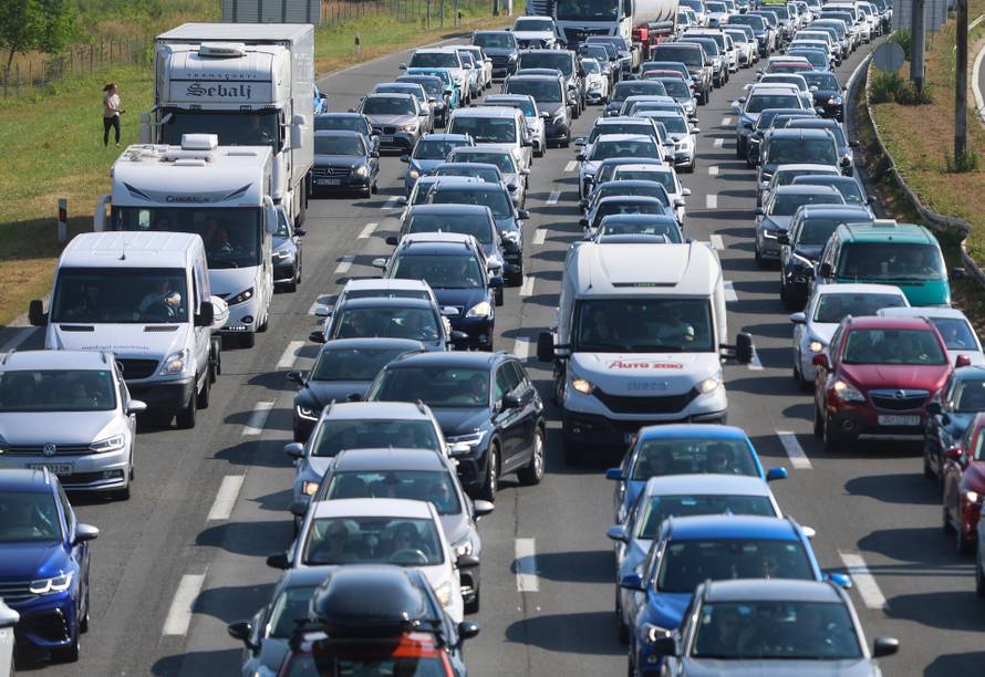 Zagreb: Velika gužva na naplatnoj postaji Lučko 