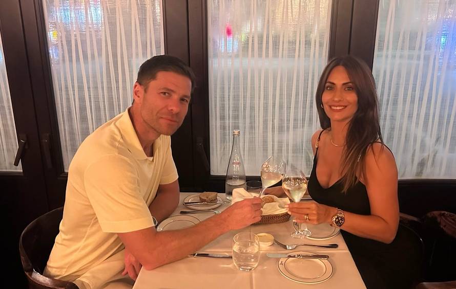 VIDEO Peter Crouch priznao da se 'upucavao' Alonsovoj ženi: Ona se smješkala cijelo vrijeme