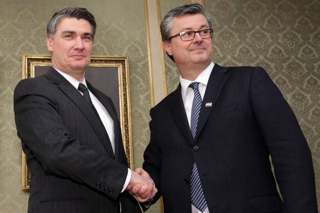 ARHIVA: 2016. Zagreb: Primopredaja vlasti izme?u Milanovi?a i Oreškovi?a u Banskim dvorima 