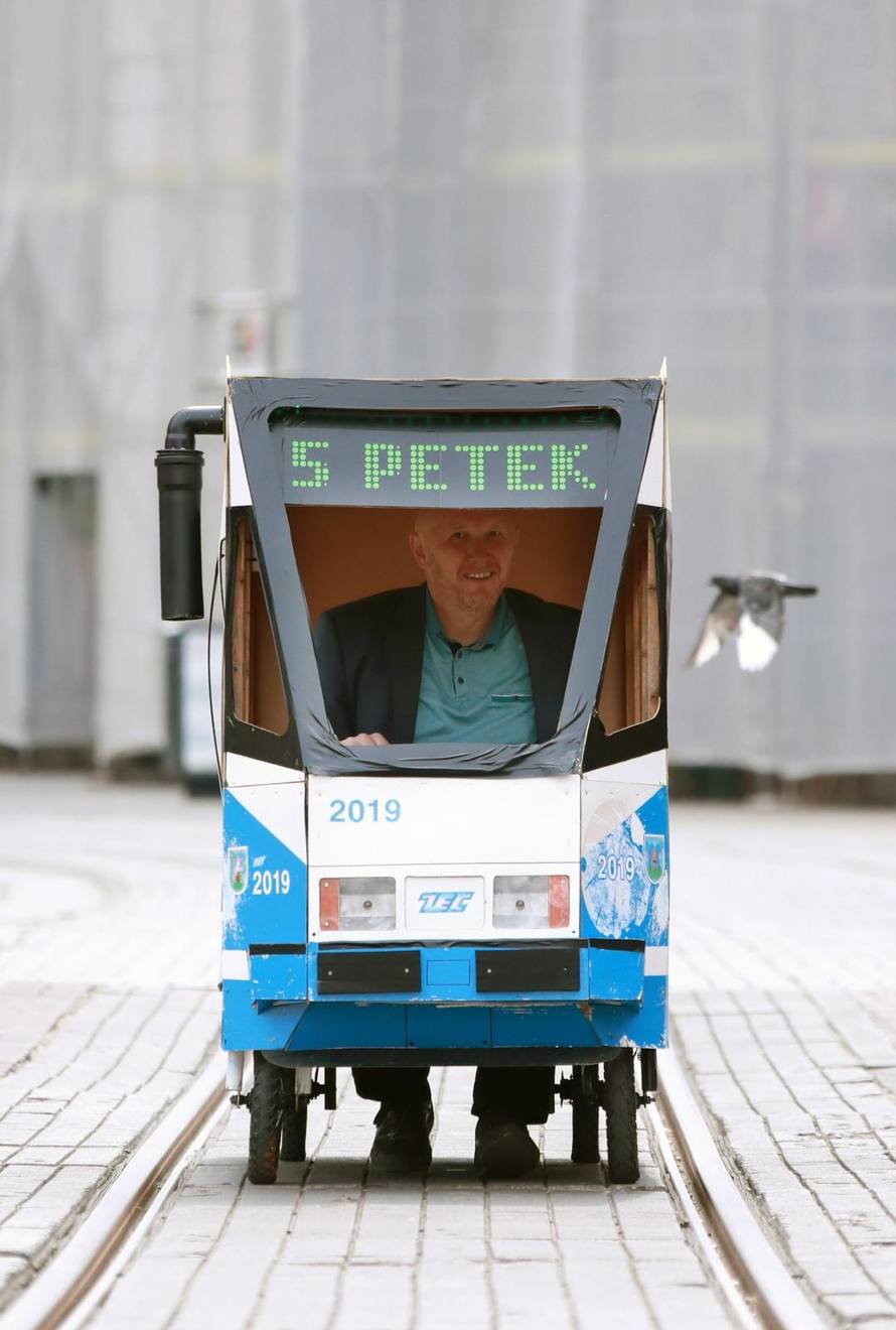 'Kako saniraju Zagreb? Skinuli su dimnjak koji je bio valjan...'