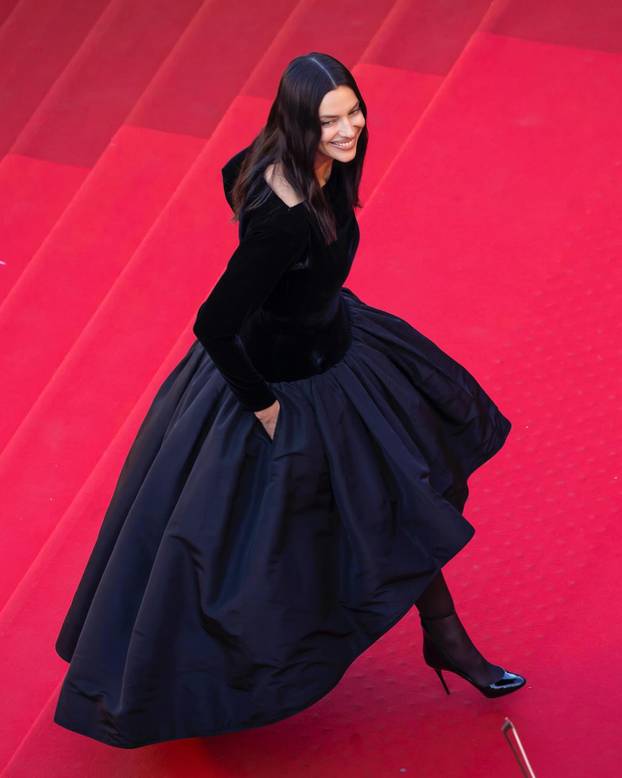 FOTO Ronaldova bivša šokirala izgledom na crvenom tepihu