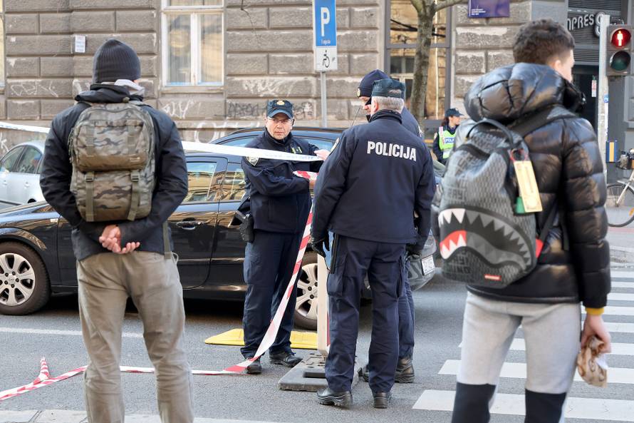 Zagreb: Pod jakim policijskim osiguranjem nastavljena izgradnja podzemnih spremnika u Žerjavićeva