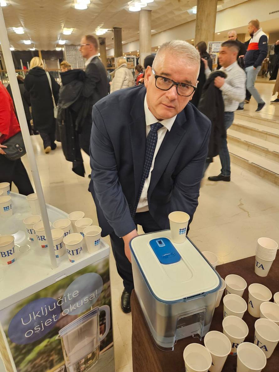 Klapa Intrade oduševila Zagreb u tri nezaboravne večeri u Lisinskom!