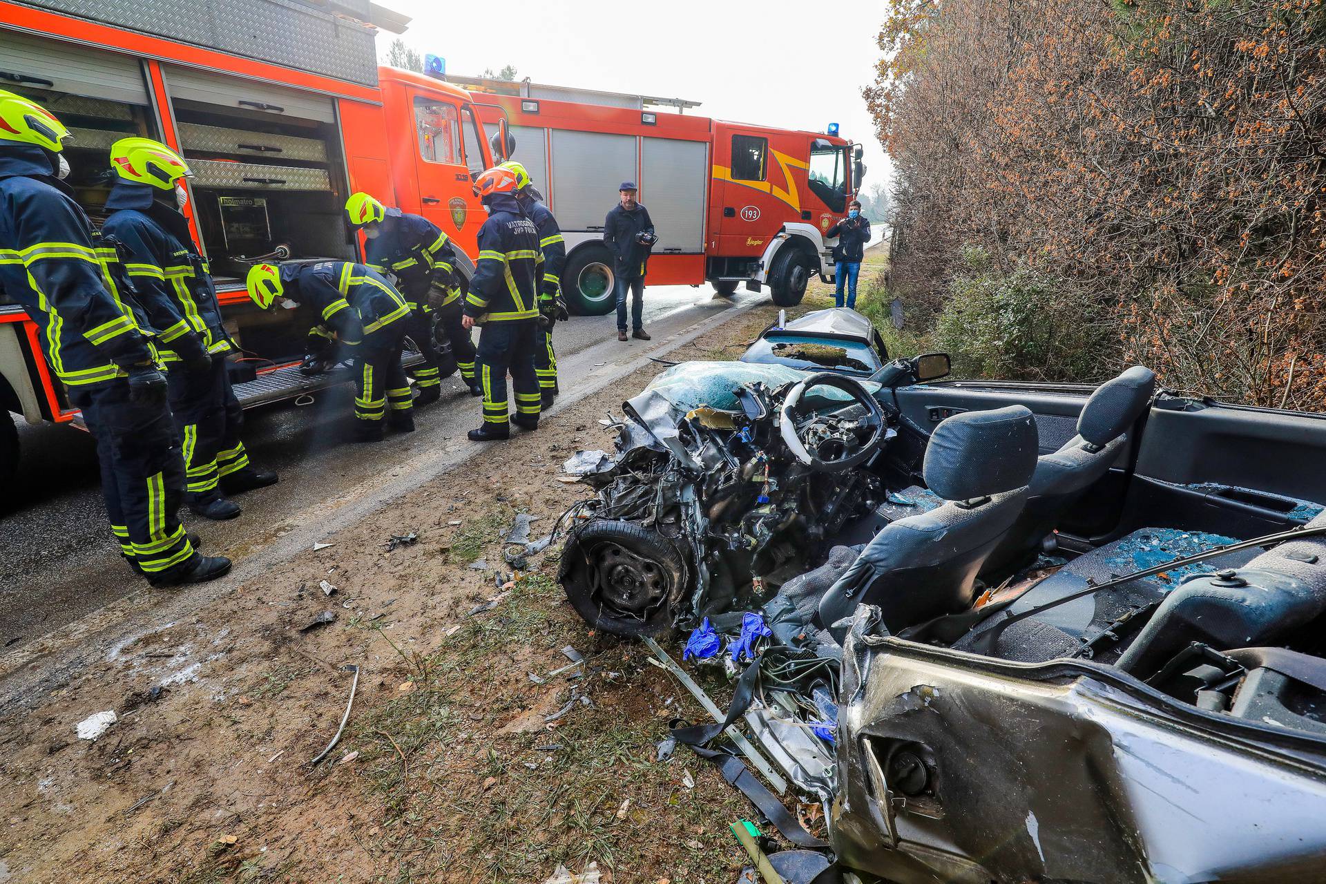 U sudaru kamiona i automobila nedaleko Pule jedna je osoba poginula