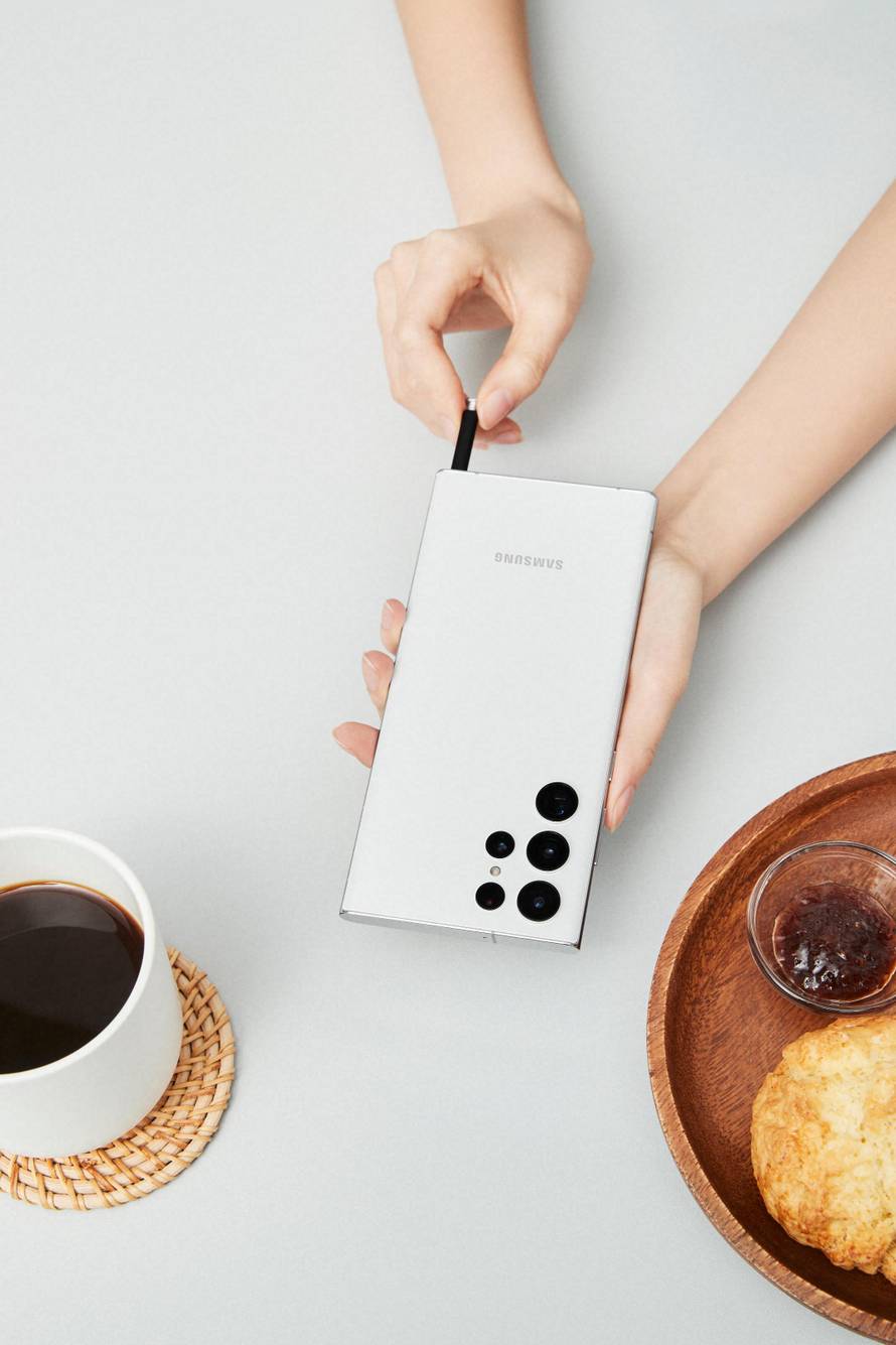 Najnoviji Samsung Galaxy S22 Ultra s odličnim značajkama kamere i produktivnosti