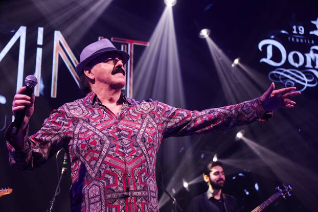 Zagreb: Koncert Harisa Džinovića u klubu Mint