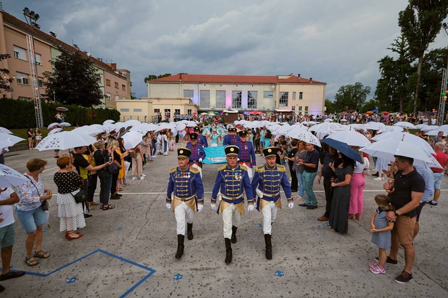 Doris Dragović donosi glazbenu čaroliju na rođendan Karlovca