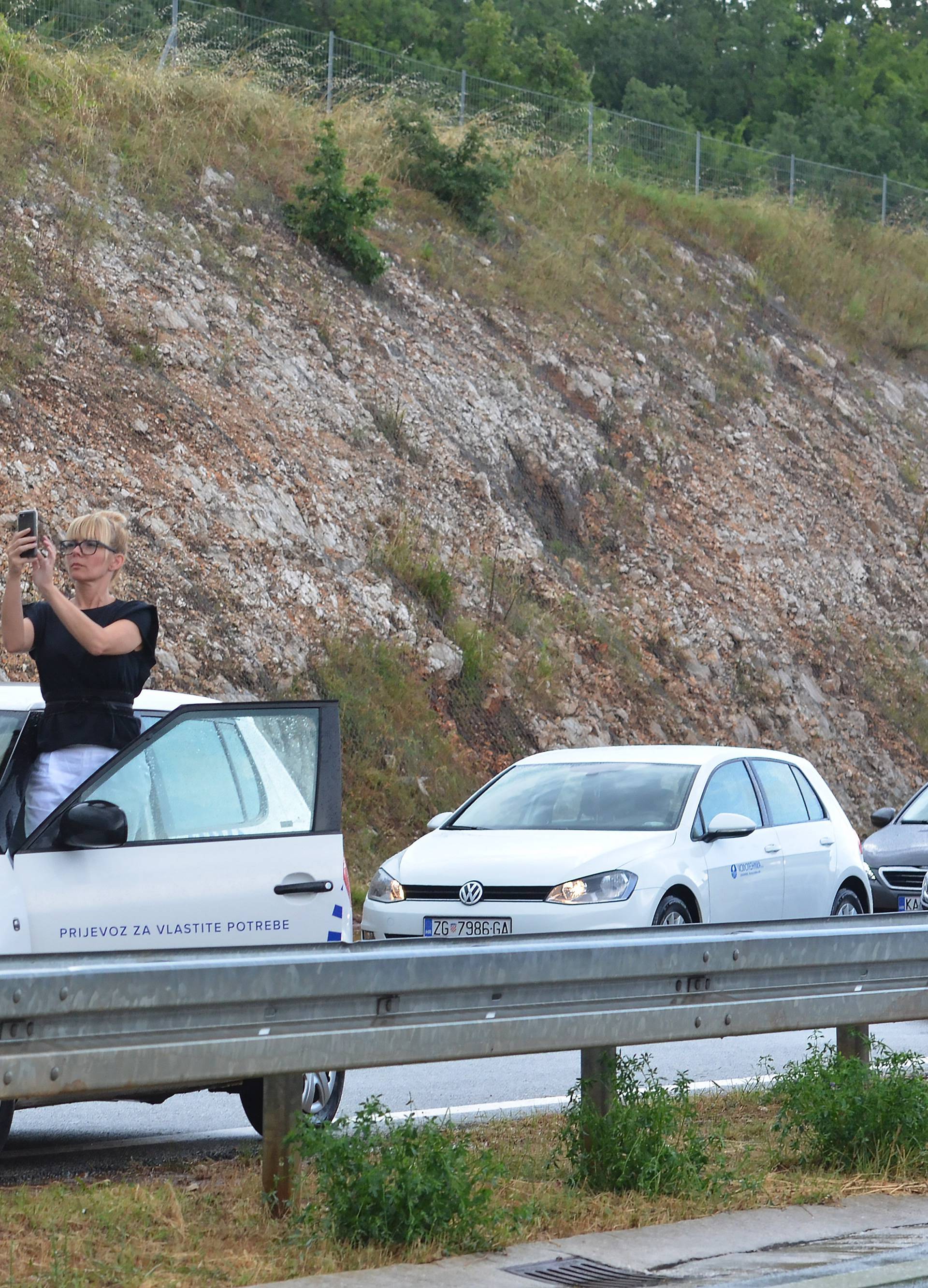 Bujice blokirale Istarski ipsilon: Vozila su zapela u blatu i vodi