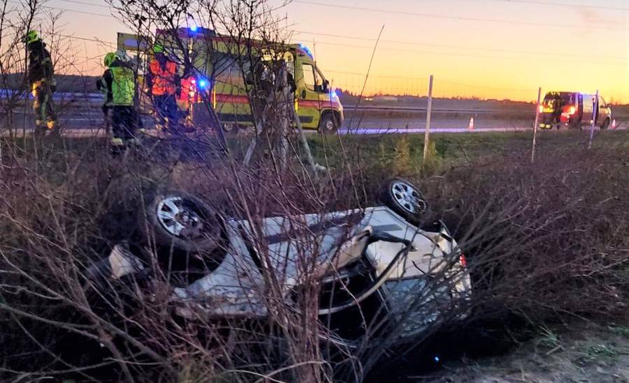 Pijan skrivio nesreću, škarama rezali automobil da ih izvuku