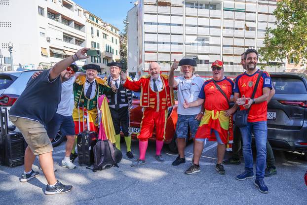 Split:  Hrvatski i španjolski navijači u sjajnoj atmosferi uoči utakmice Lige nacija