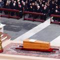 Posljednje zbogom: Tisuće ljudi stiglo na ispraćaj Benedikta XVI.