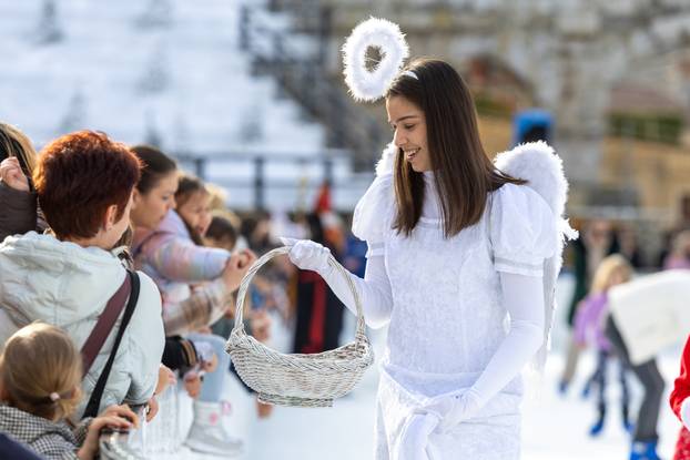 Pula: Sveti Nikola stigao je u  Arenu