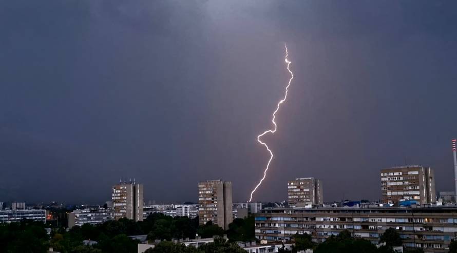 GRMI I SIJEVA Pogledajte kakvo je bilo nebo iznad Zagreba