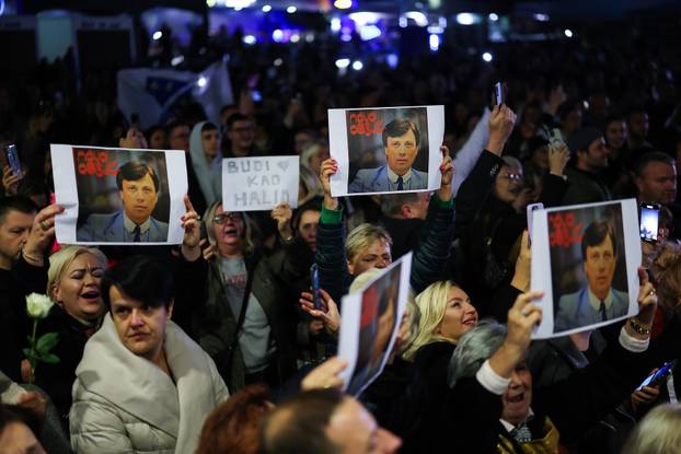 Suze i pjesma u Sarajevu u čast Halidu Bešliću 