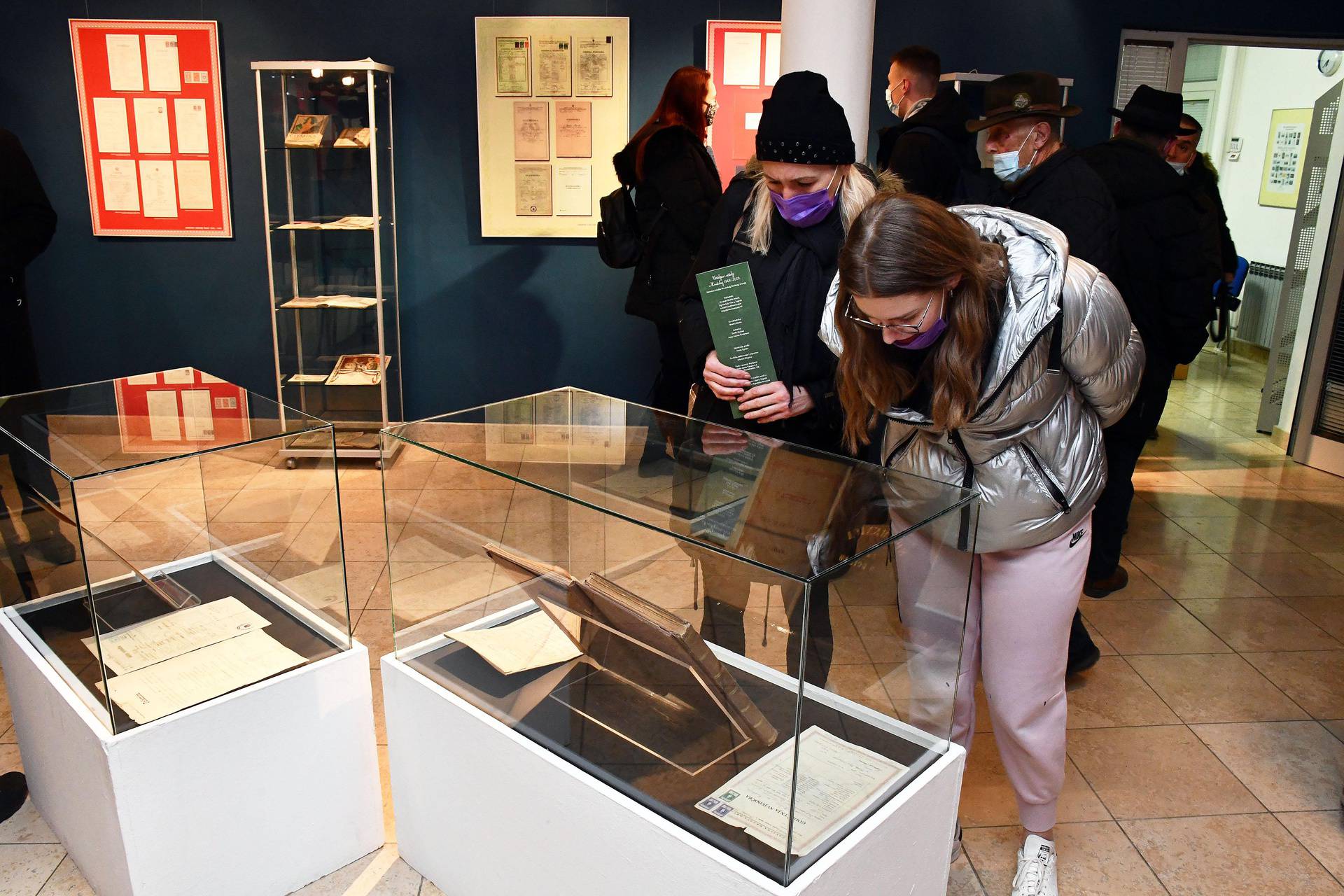 Slavonski Brod: U Muzeju brodskog Posavlja otvorene dvije izložbe