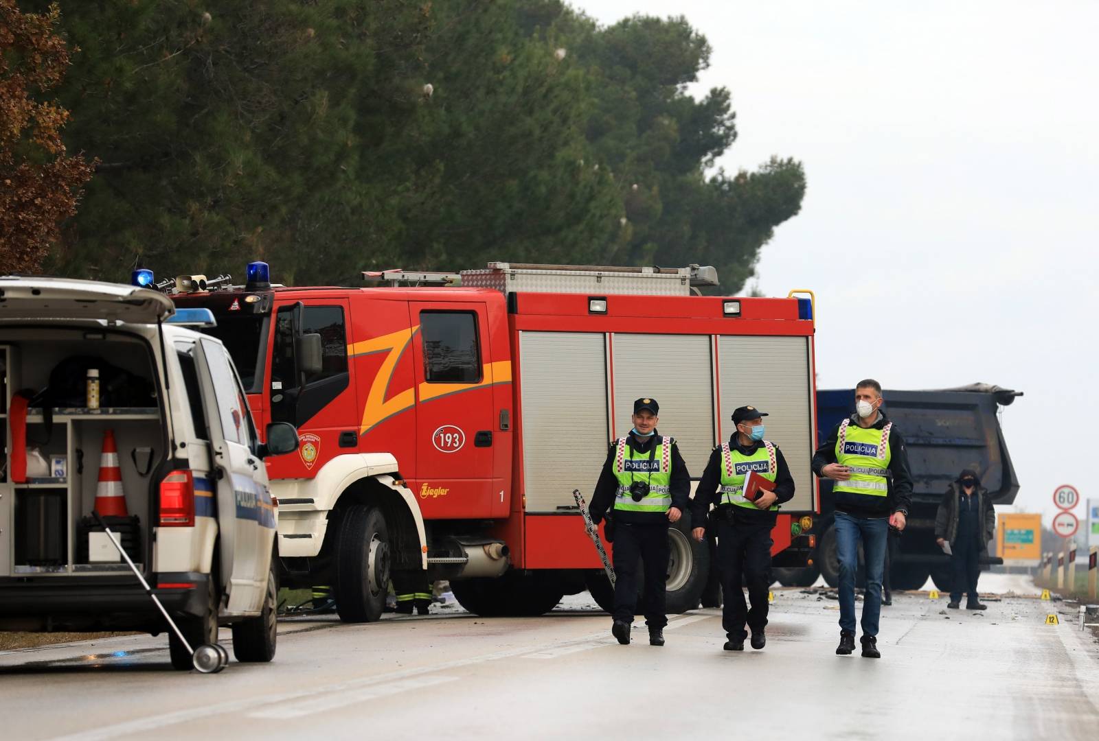 U sudaru kamiona i automobila nedaleko Pule jedna je osoba poginula