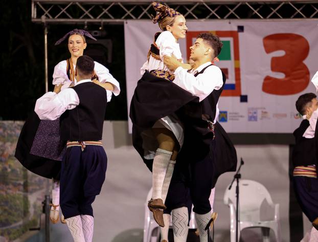 Podstrana: Međunarodni festival folklora