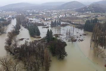 Mostar: Pogled iz zraka na poplavljena podru&ccaron;ja uz rijeku Bunu