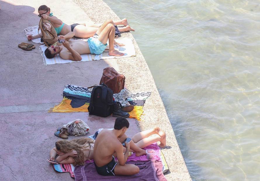 Split: 34 stupnja Celzijevih mnoge su Splićane natjerali na plaže