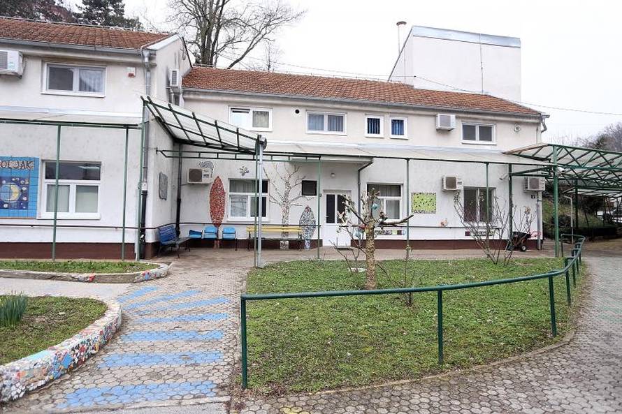 Prosvjednici  tražili otkaze i sprječavanje nasilja nad djecom