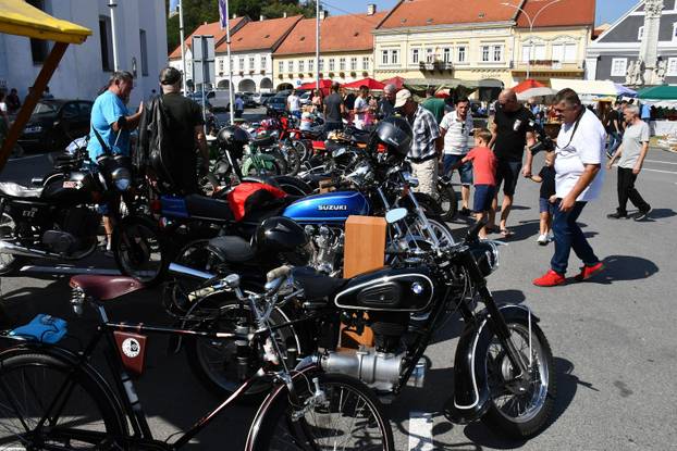 FOTO Oldtimer susret u Požegi