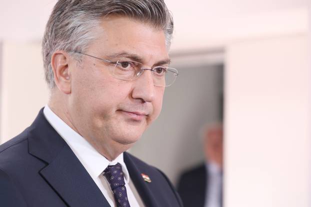 Zagreb: Plenković dao izjavu o sjednici Odbora za zdravstvo