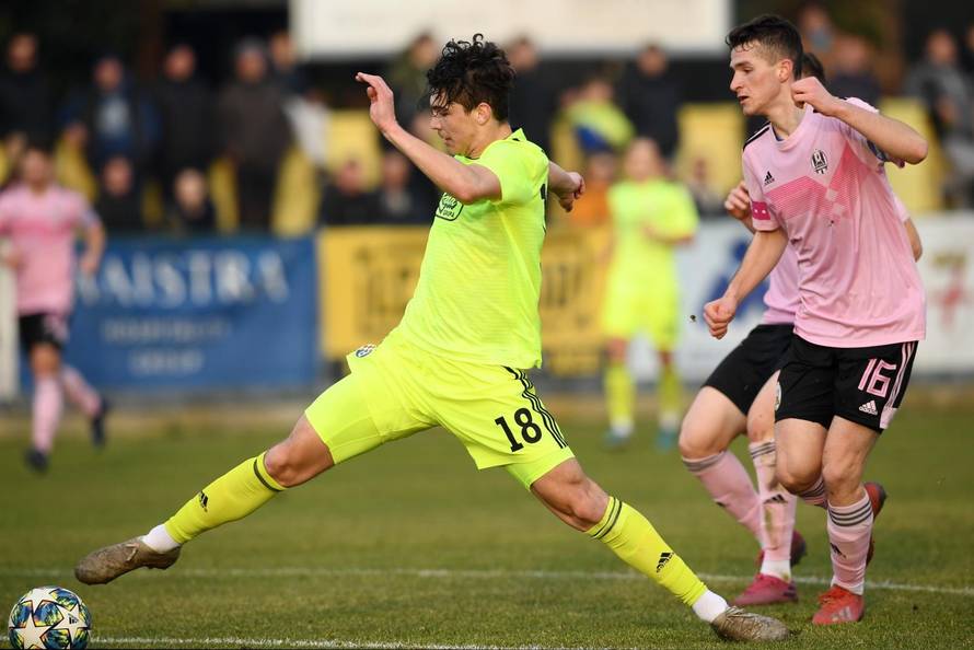 Sammir zabio golčinu Dinamu, Olmo sve promatrao sa zidića