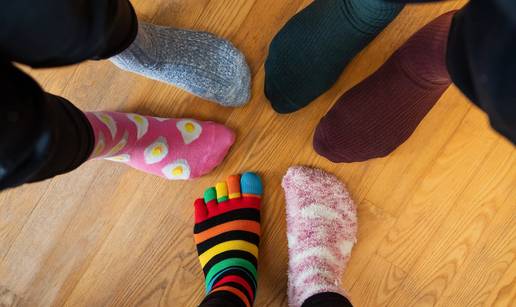 Svjetski dan Down sindroma: Evo &scaron;to simboliziraju razli&ccaron;ite &ccaron;arape koje danas nosimo