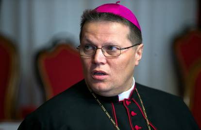 Nadbiskup Hranić: 'Ne smijemo srljati u nerede i anarhiju'